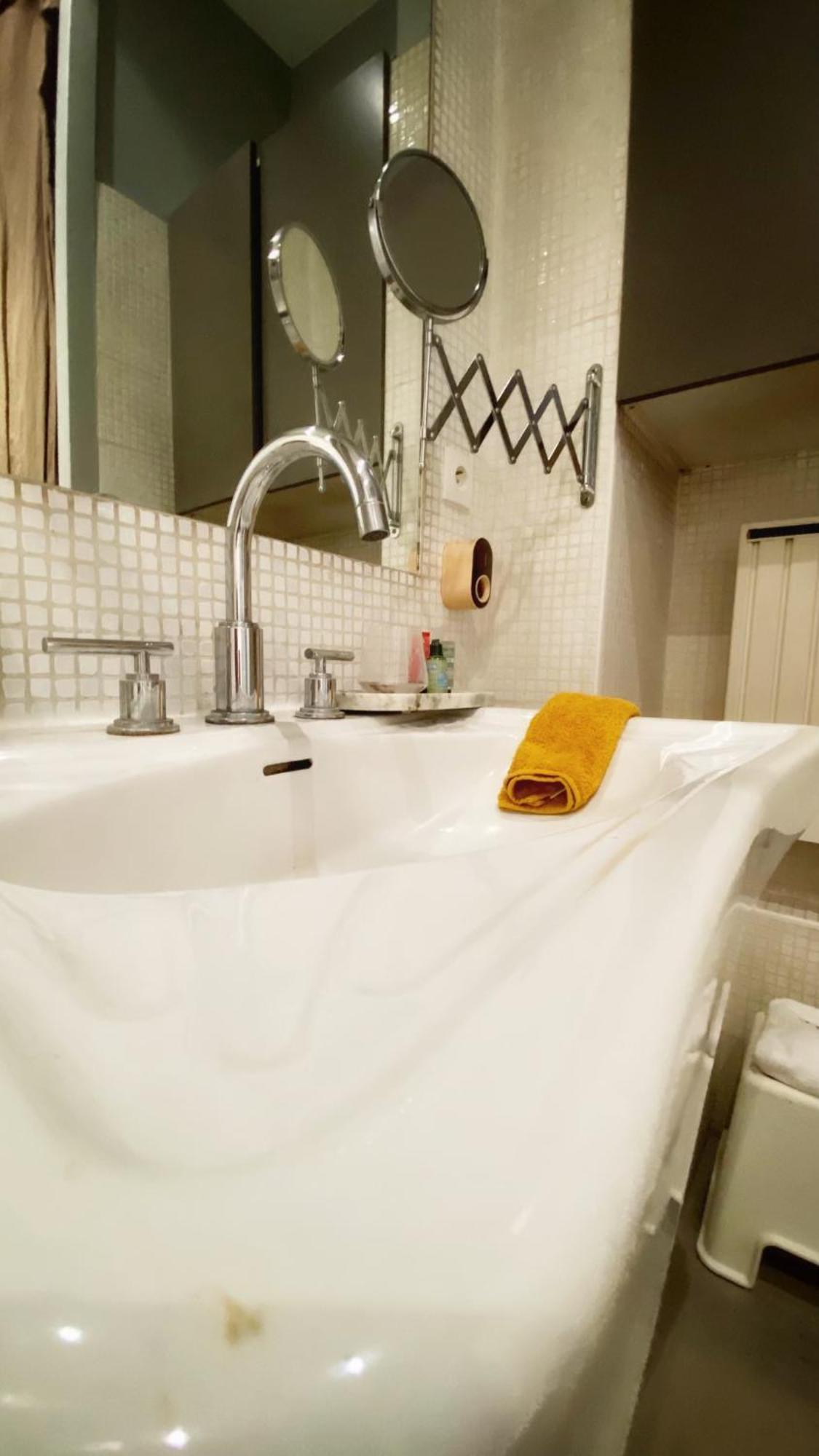Villa Lepic, Luxury Flat In Montmartre With Private Terrasse-Appartement Entier Paris Ngoại thất bức ảnh